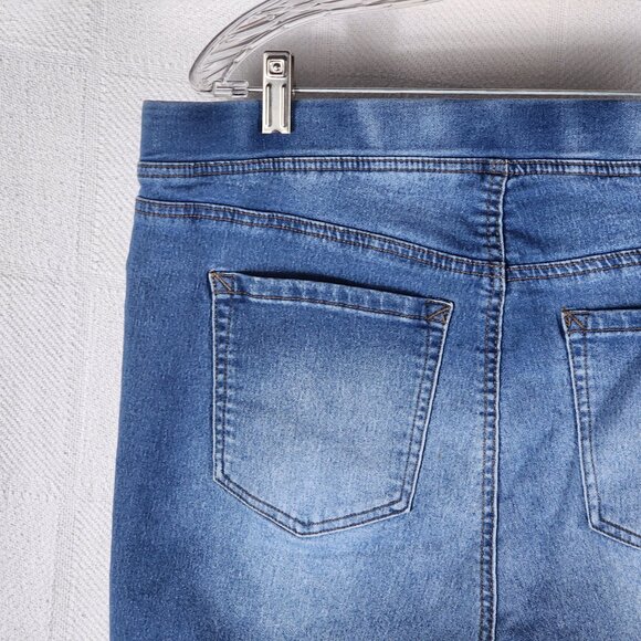 L.E.I. Medium Wash Faux Denim Cotton Poly Elastane Stretch Shorts Jr Plus Sz 1X - Picture 10 of 16